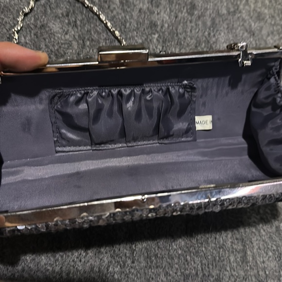 Silver, sequins, hard purse - Picture 2 of 4